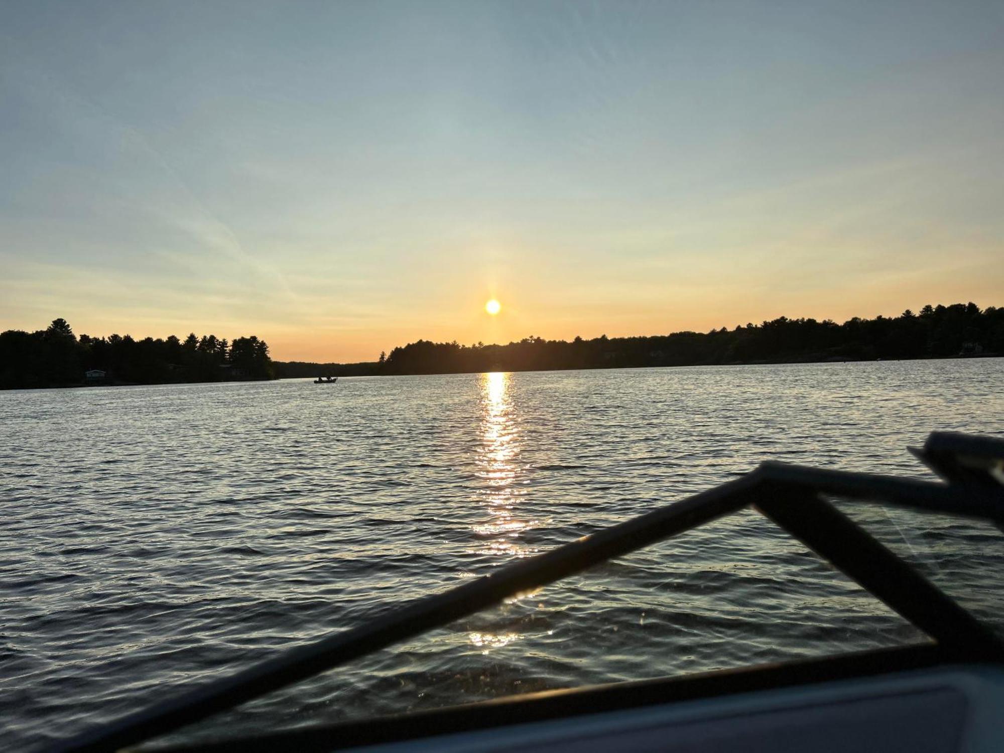 Отель Muskoka Escape Порт-Карлинг Экстерьер фото